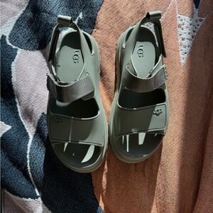 Ugg Goldenglow army green